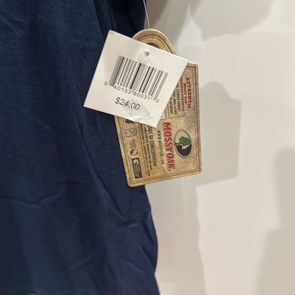 NWT Mossy Oak Dark Blue Tee with Flag Design - Picture 4 of 5